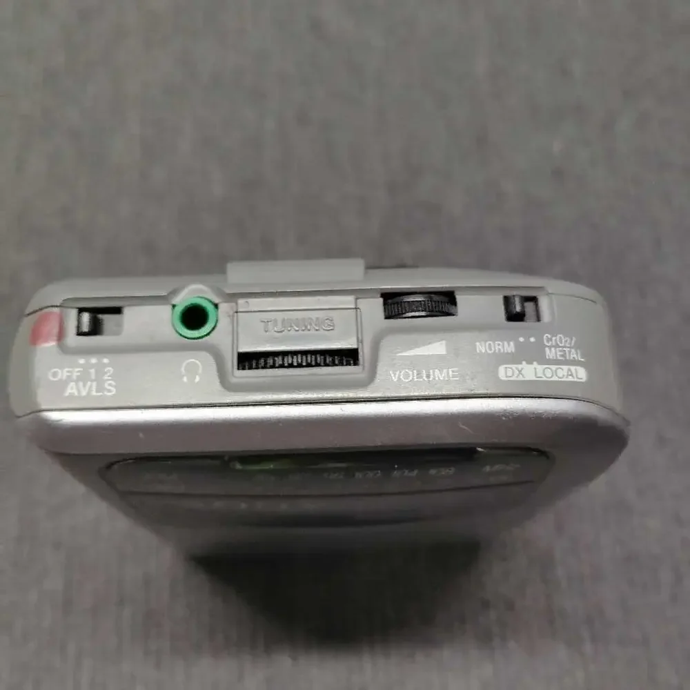 Sony WM-FX141 Walkman FM AM Radio Cassette Player Anti-Rolling Silver
